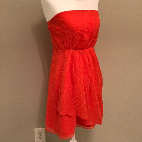 Express Strapless Dress - Picture 3 of 7